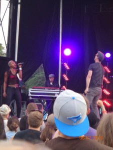Fitz and the Tantrums taunting us to DANCE! (photo: Carissa Hickling)