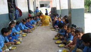 Mid day meal scheme (Wikapedia)