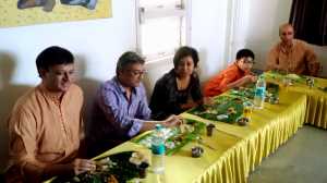 Lucky folks feasting in the 1st seating...