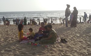 20150503_JuhuBeach Family